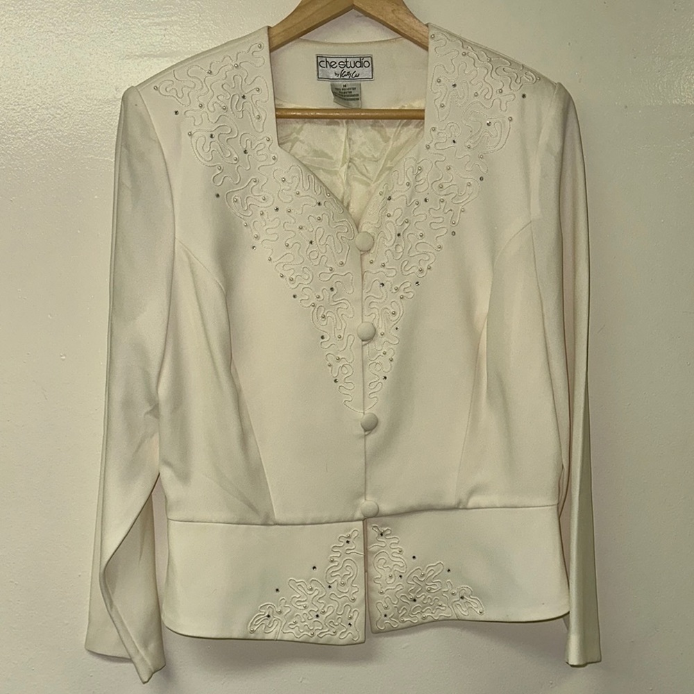 Che Studios - White Embroidered Women's Jacket Skirt Suit